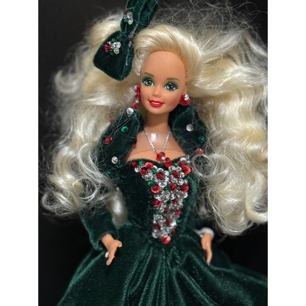1995 Holiday Barbie‎ Doll Green Velvet Gown With Stand Accessories